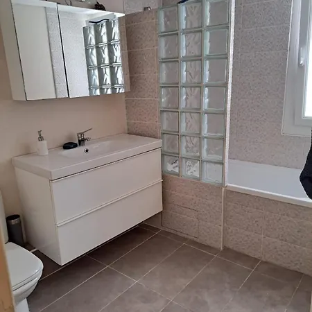 Apartament Triplex Centre Historique Fréjus
